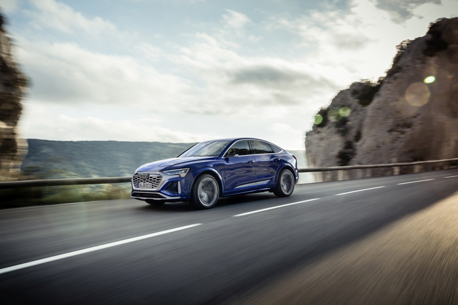 Audi SQ8 etron technical specifications and fuel economy